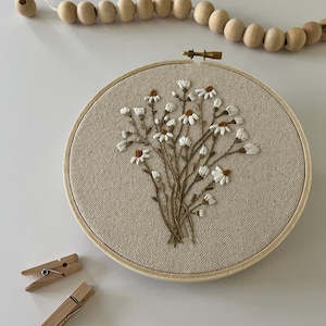 Finished hoop, Daisies, Botanical embroidery, Home décor, Wall décor, Floral embroidery, Wild flowers, Nursery embroidery
